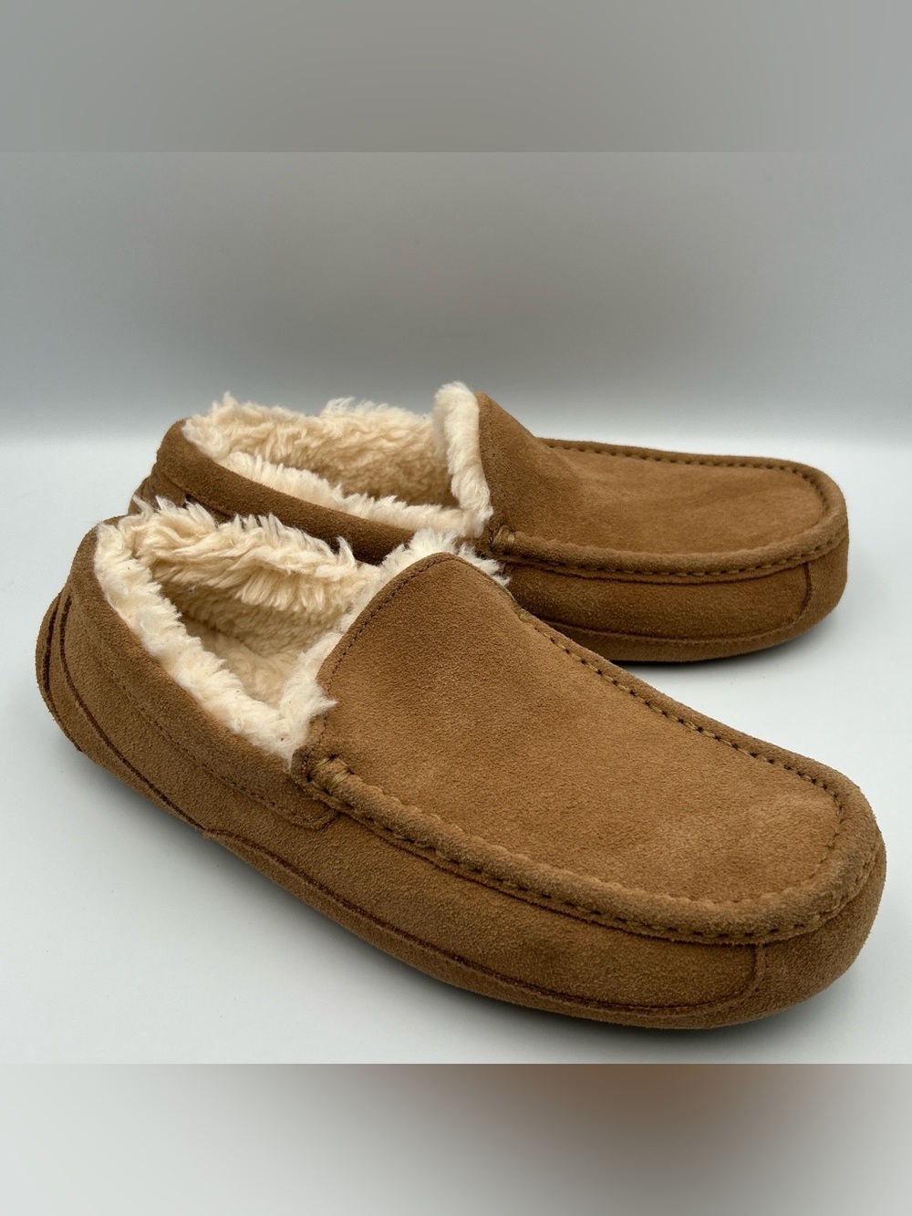 UGG Ascot Loafer Slippers Mens 9 Tan Suede Wool Lining Indoor Outdoor House Shoe